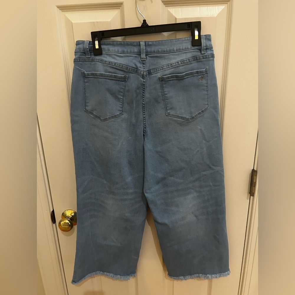 Susan Graver Blue Wide Leg Jeans Petite - Picture 2 of 13